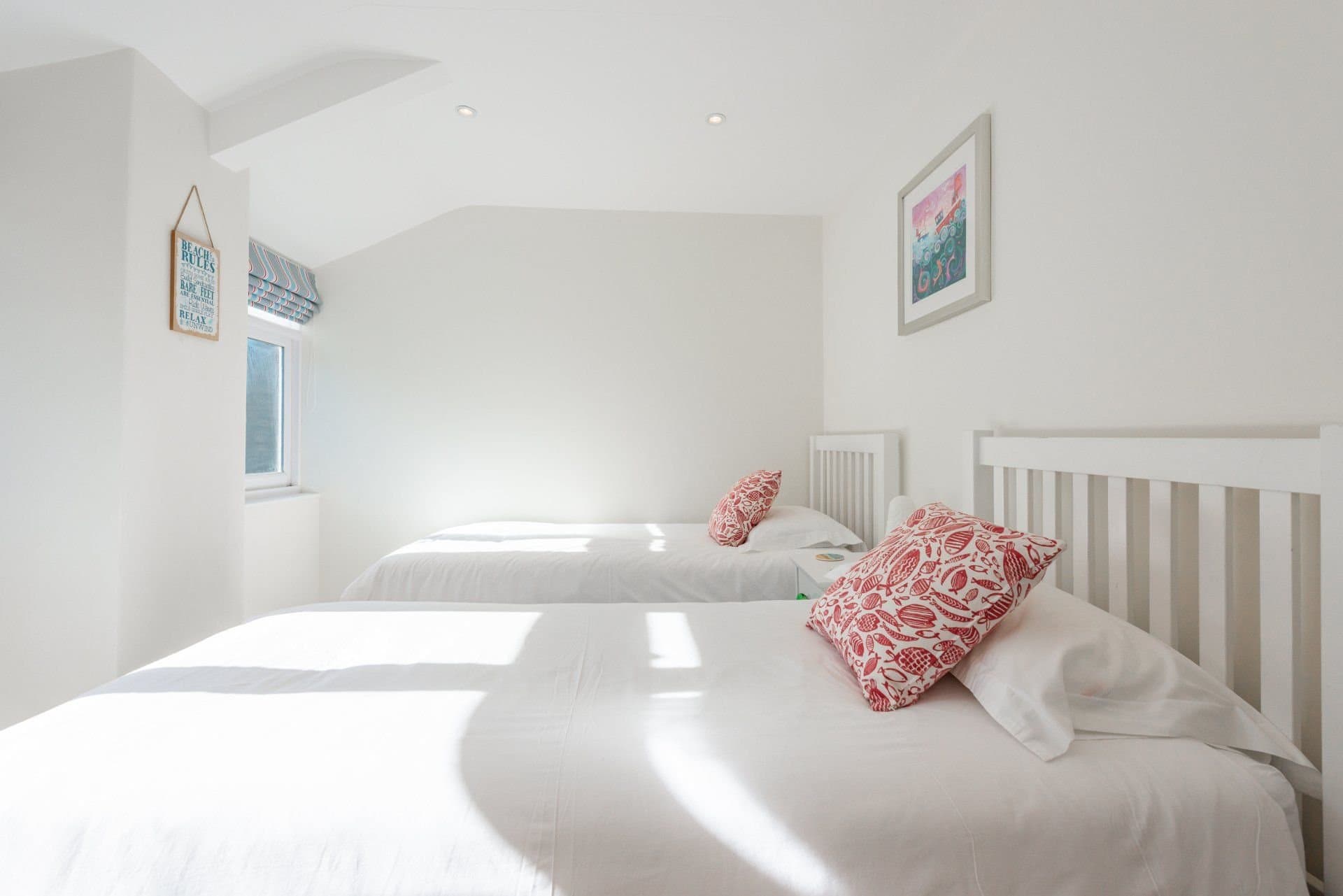 Bedroom with twin beds